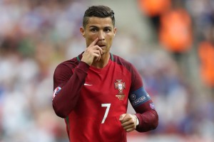 JIU YOU GAME-中国足球俱乐部为球员定制生活规律指导方案，我国足球俱乐部的基本模式